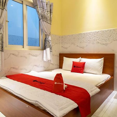 เรดดอร์ซ เนียร์ อีทาวน์ 4 Hotel โฮจิมินห์ซิตี้ ภายนอก รูปภาพ