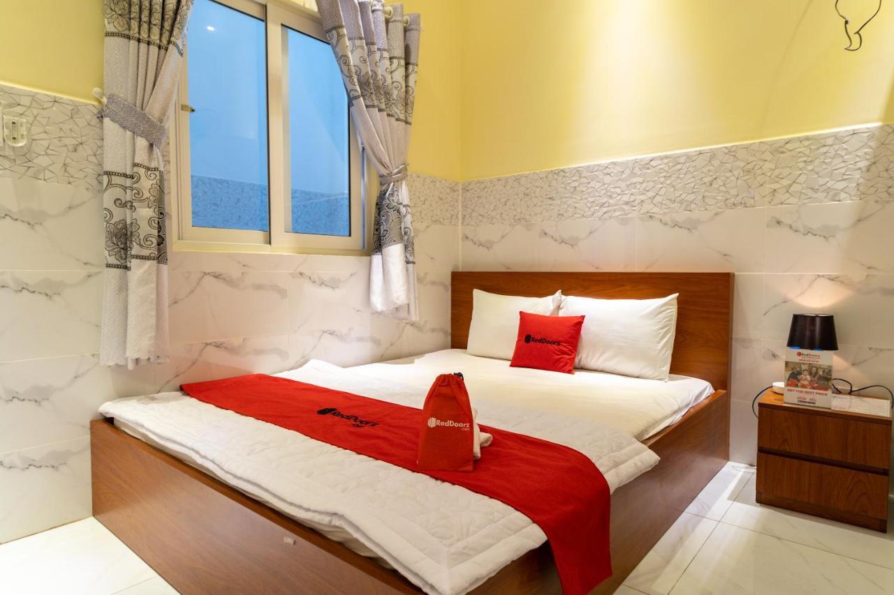 เรดดอร์ซ เนียร์ อีทาวน์ 4 Hotel โฮจิมินห์ซิตี้ ภายนอก รูปภาพ