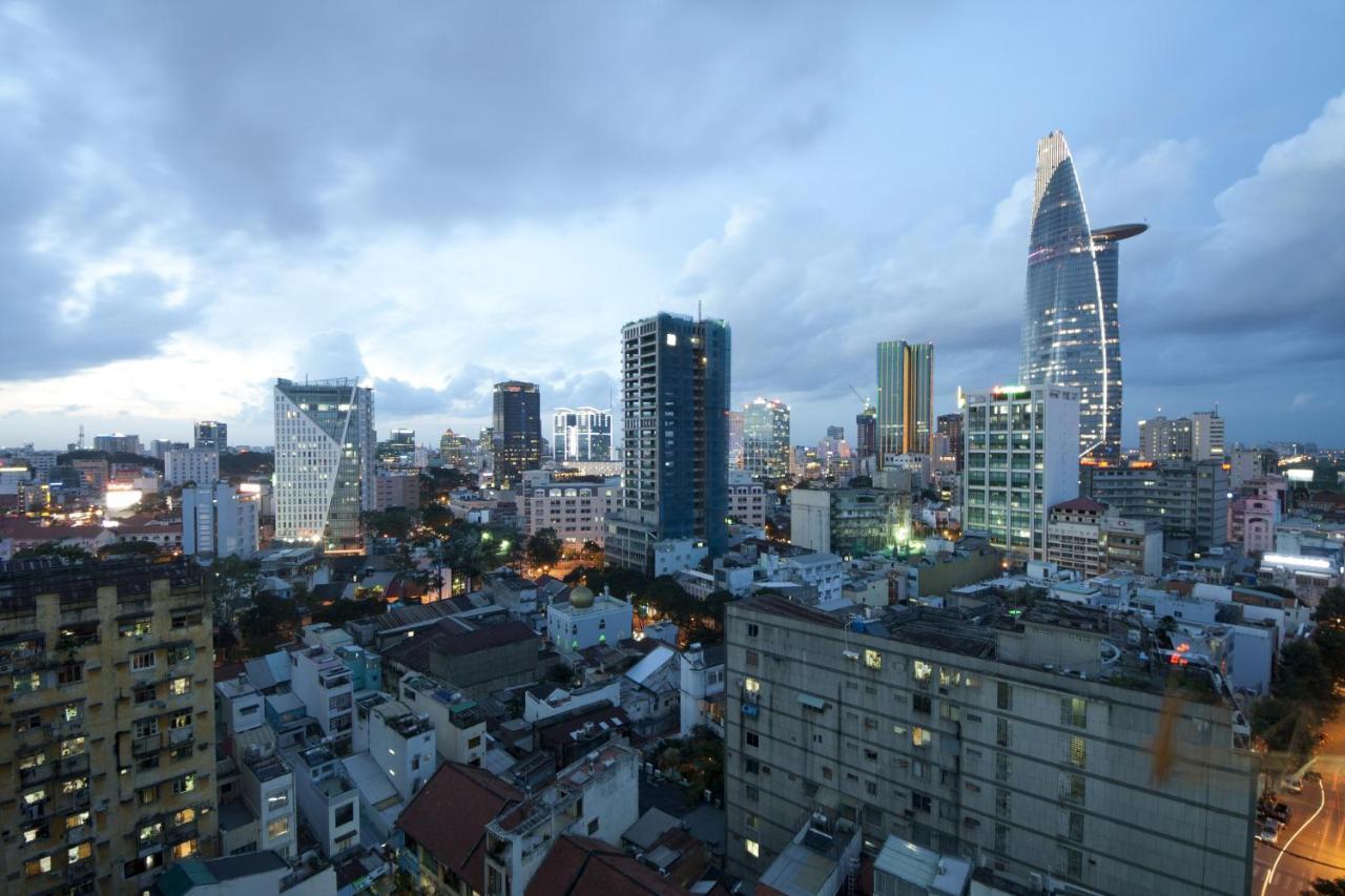 เรดดอร์ซ เนียร์ อีทาวน์ 4 Hotel โฮจิมินห์ซิตี้ ภายนอก รูปภาพ
