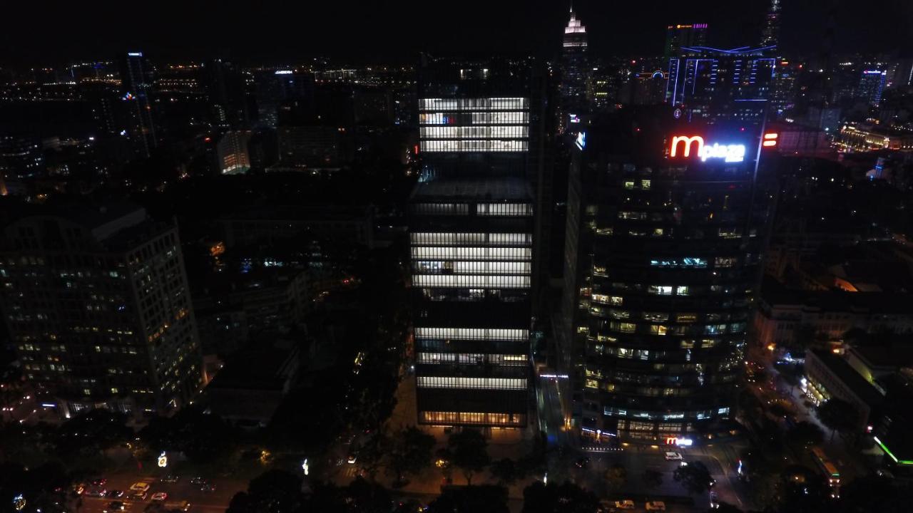 เรดดอร์ซ เนียร์ อีทาวน์ 4 Hotel โฮจิมินห์ซิตี้ ภายนอก รูปภาพ