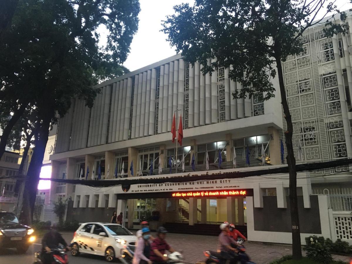 เรดดอร์ซ เนียร์ อีทาวน์ 4 Hotel โฮจิมินห์ซิตี้ ภายนอก รูปภาพ